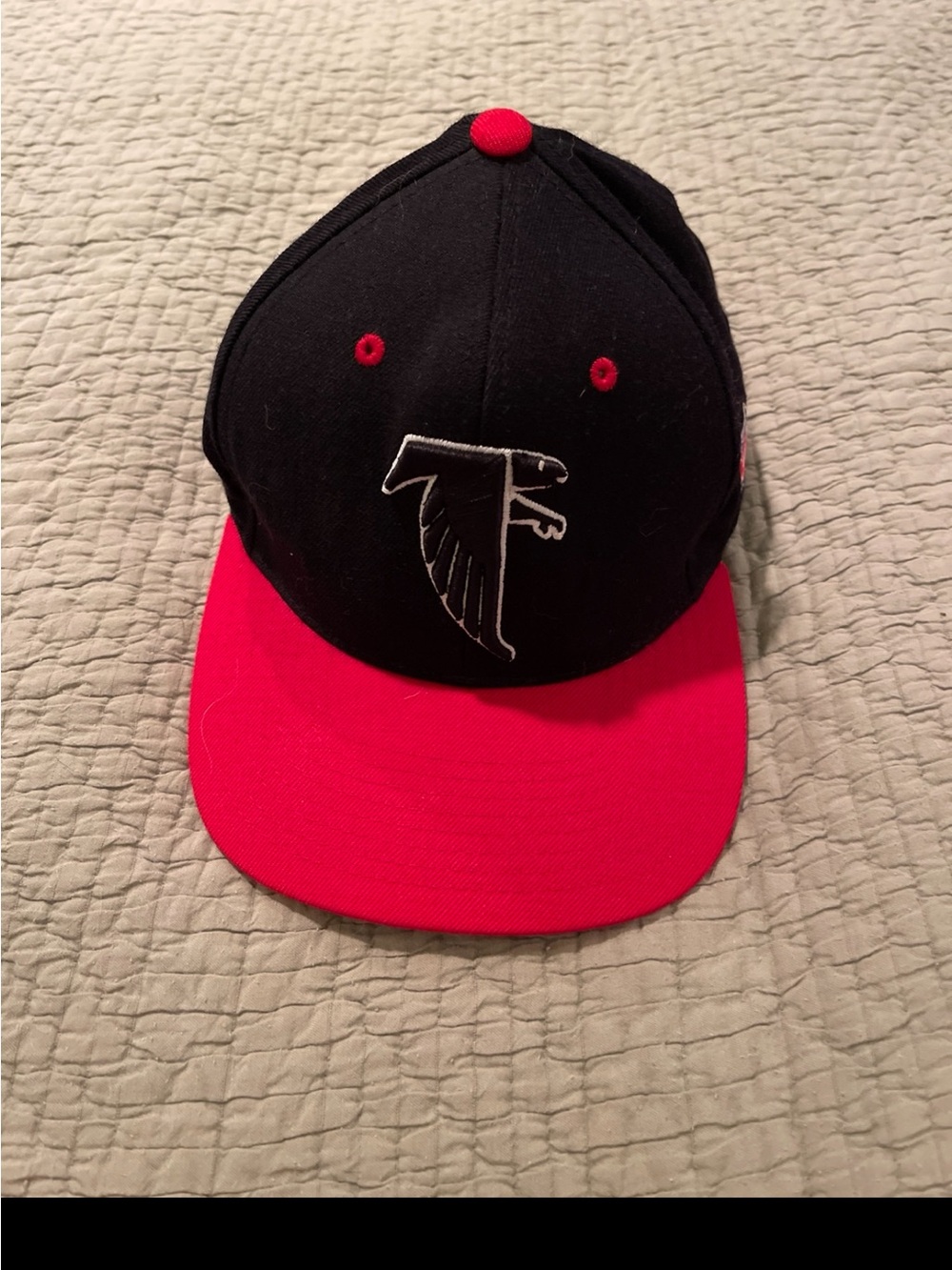 Atlanta Falcons Hat signed by Vic Beasley, Mitchell & Ness